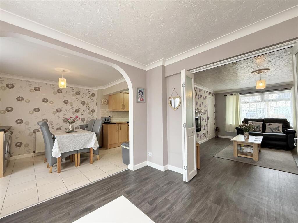 Lounge and Dining Area.jpg