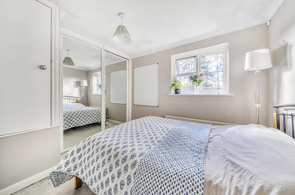 1384846-3-6925aa5...