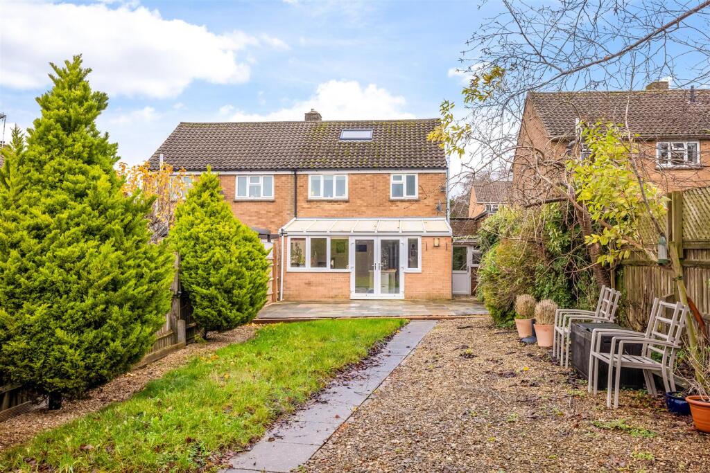 8 Hill Close 2019-17.jpg