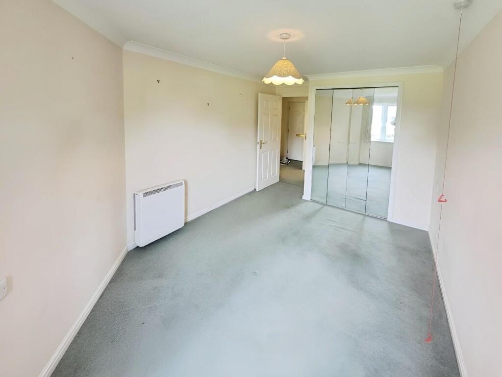 Garden House Court - Bedroom.jpg