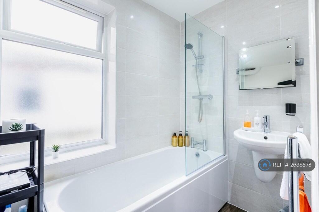 1st Bathroom On First Floor 