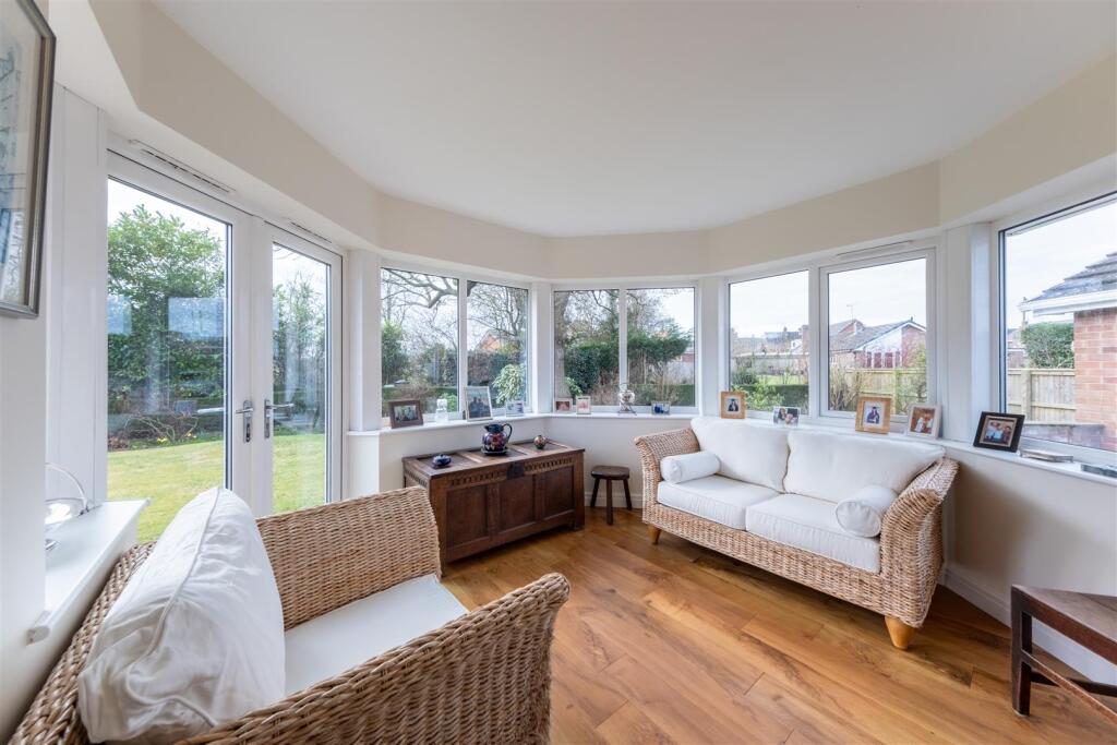 15 Pentre Close-011.jpg