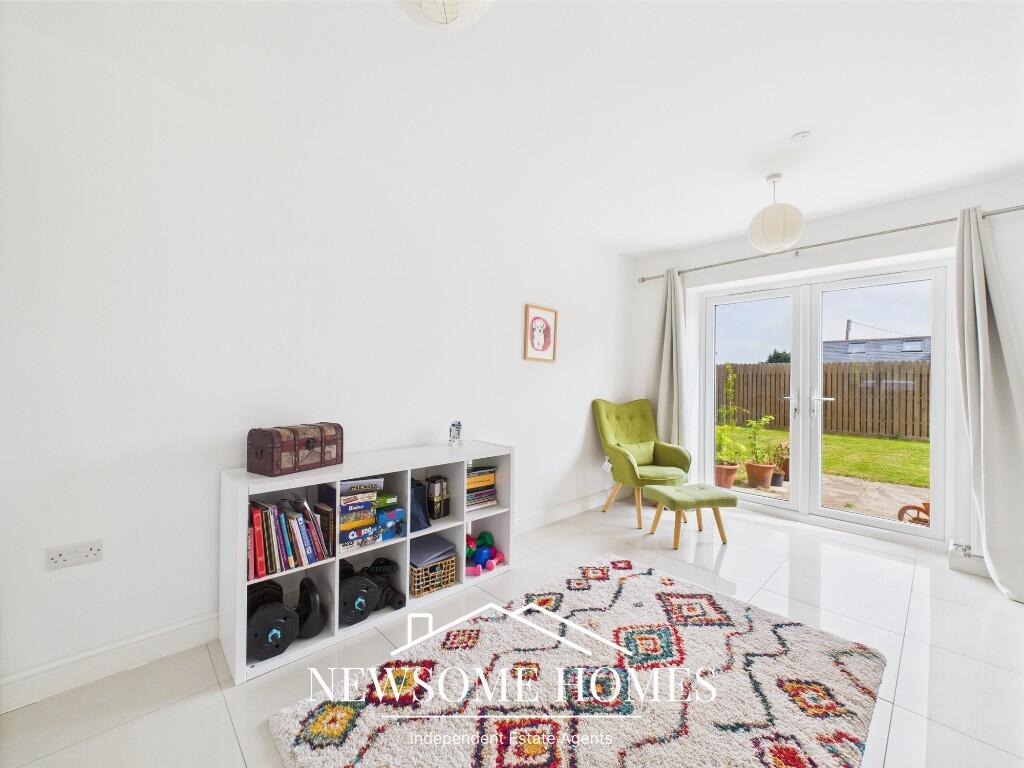 Kitchen/ Dining Room
