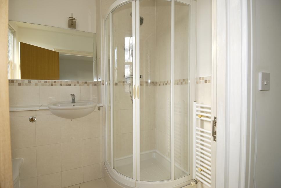 Bedroom 1 ensuite.