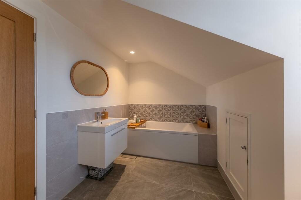 12 Lock View-020.jpg