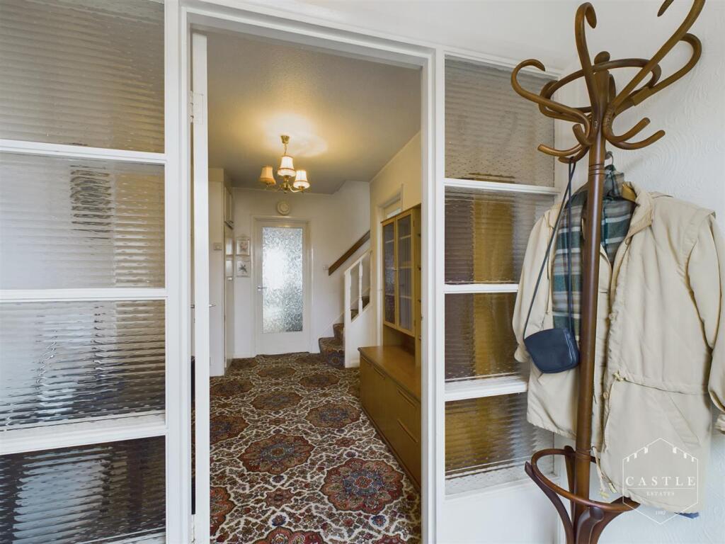 ENTRANCE PORCH