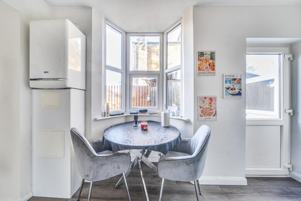 1383135-11-6926e6...