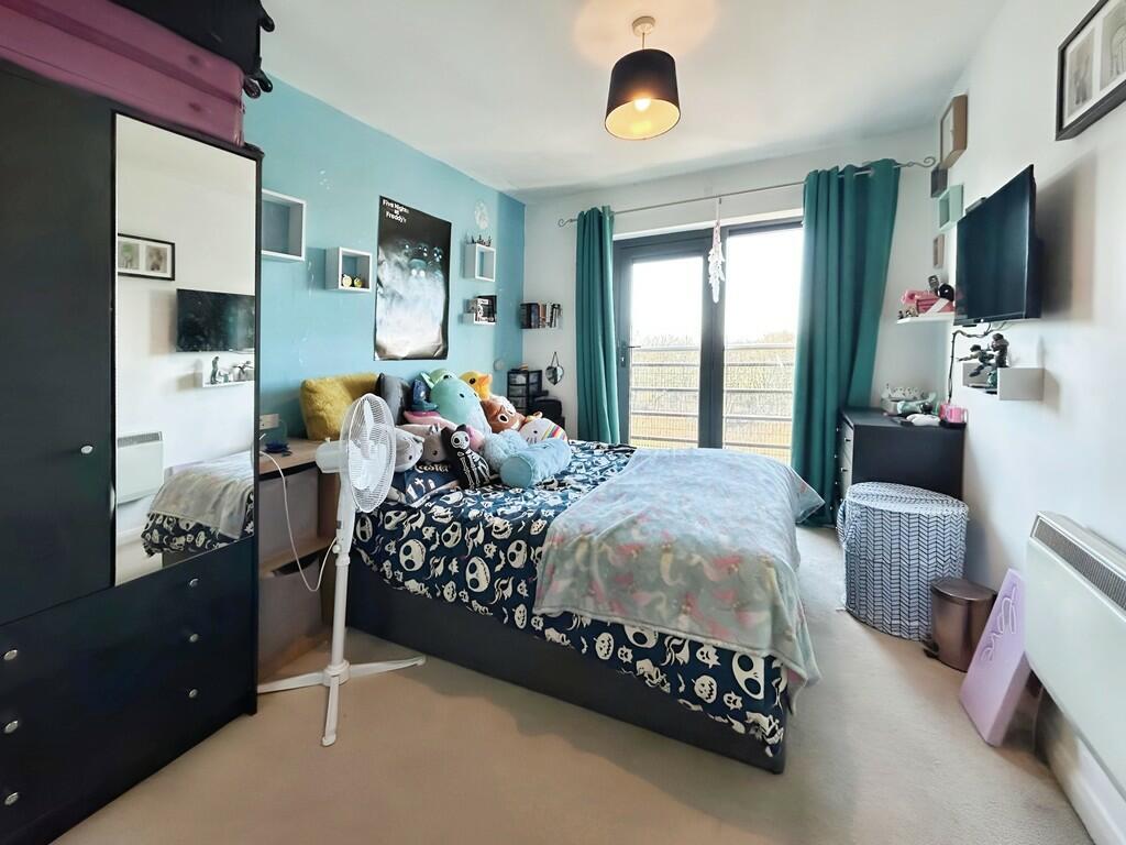 0b9e9dc1-WhatsApp...