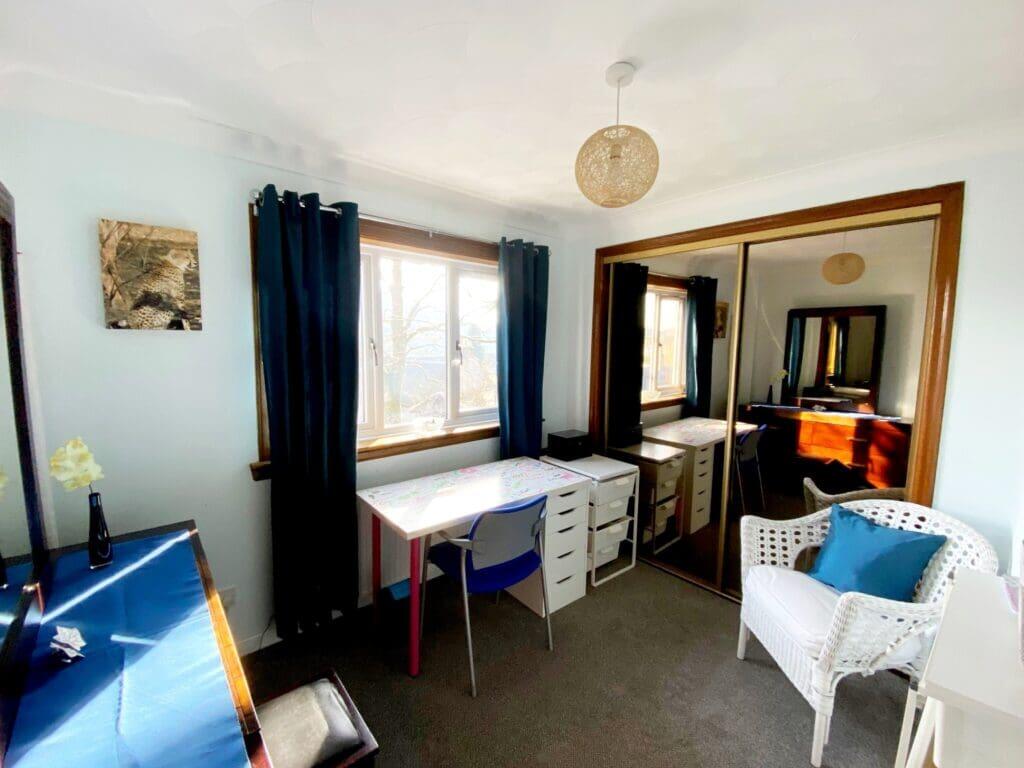 BEDROOM 2