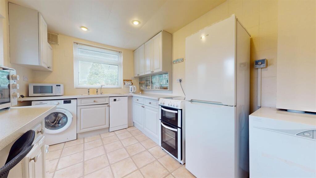 Longwood Close Kitchen