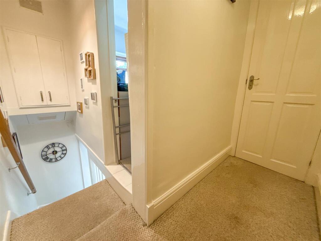 FIRST FLOOR LANDING AND STAIRS