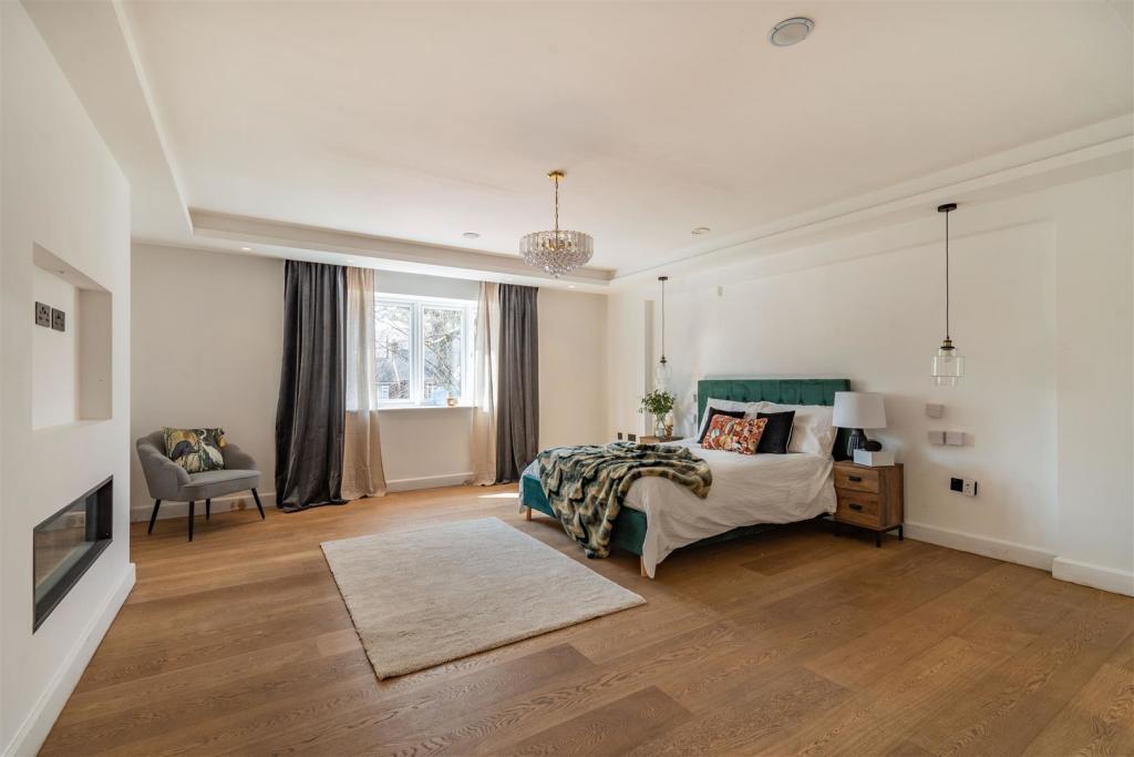 8496053-interior13.jpg