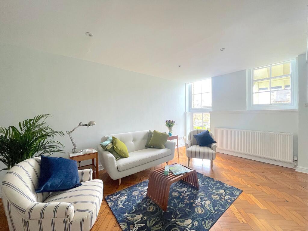 Living Room/Dining Room (7)