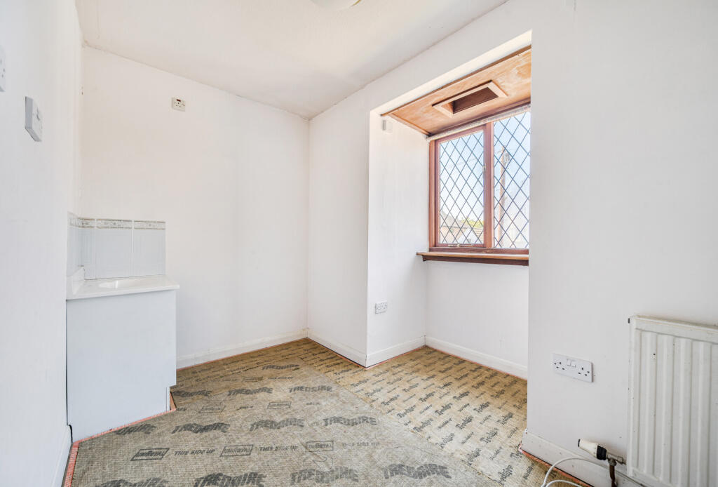 1305695-17-6852b2...