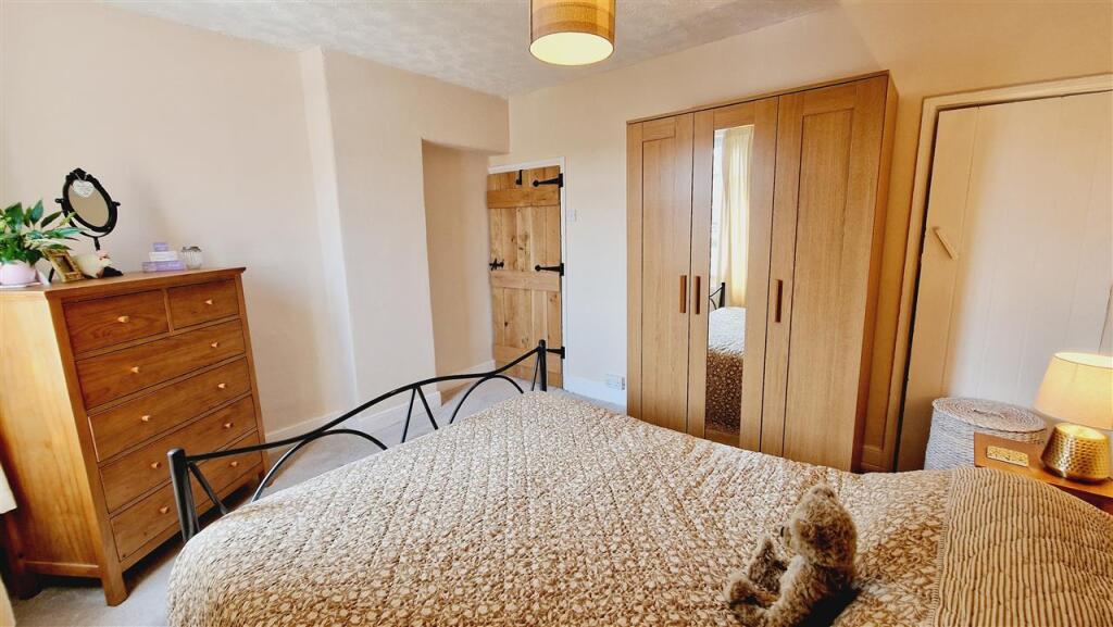 Alt Bed 2