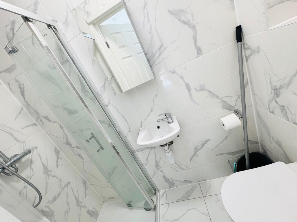 En-suite bathroom