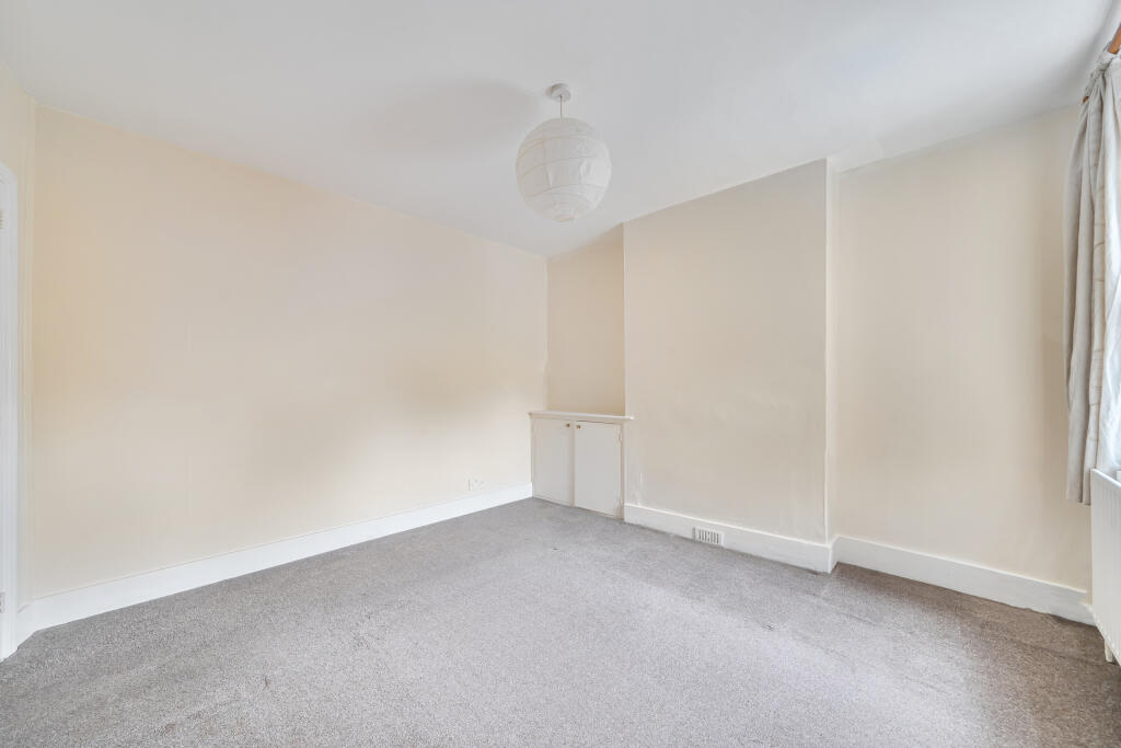 1373739-18-690209605bca5