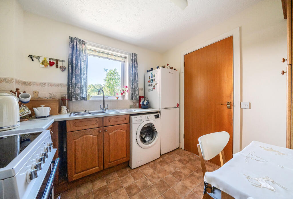 1350692-5-68c291e...