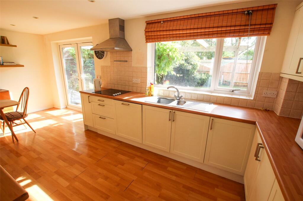 Kitchen Diner.