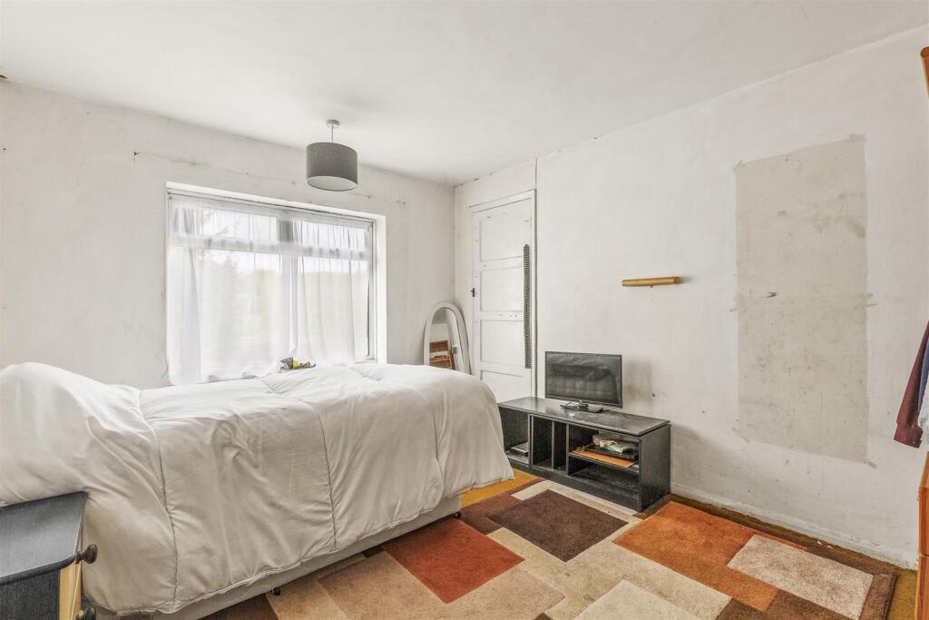 2 Ridings Cottages, Earl Howe Rd, HP15 6QQ-5.jpg