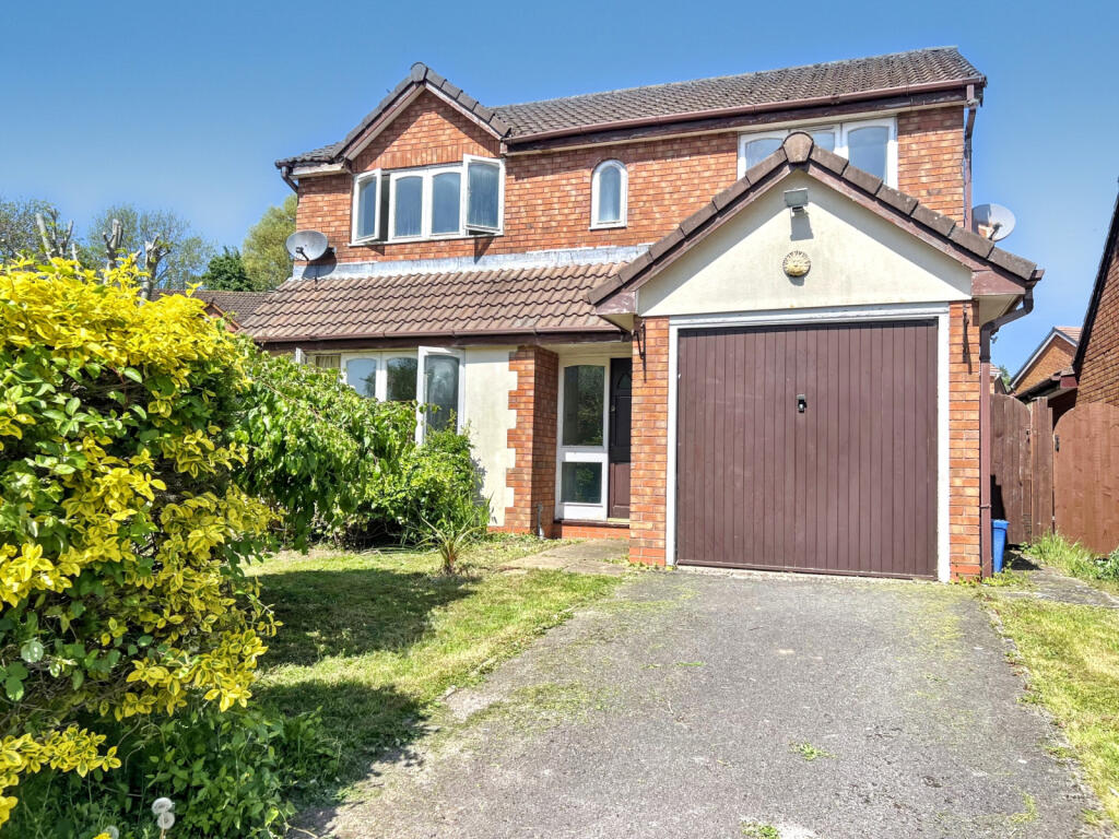 REFURBISHMENT OPPORTUNITY 4 BEDROOM ENSUITE FAMIL