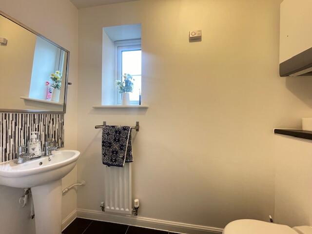 Cloakroom/wc