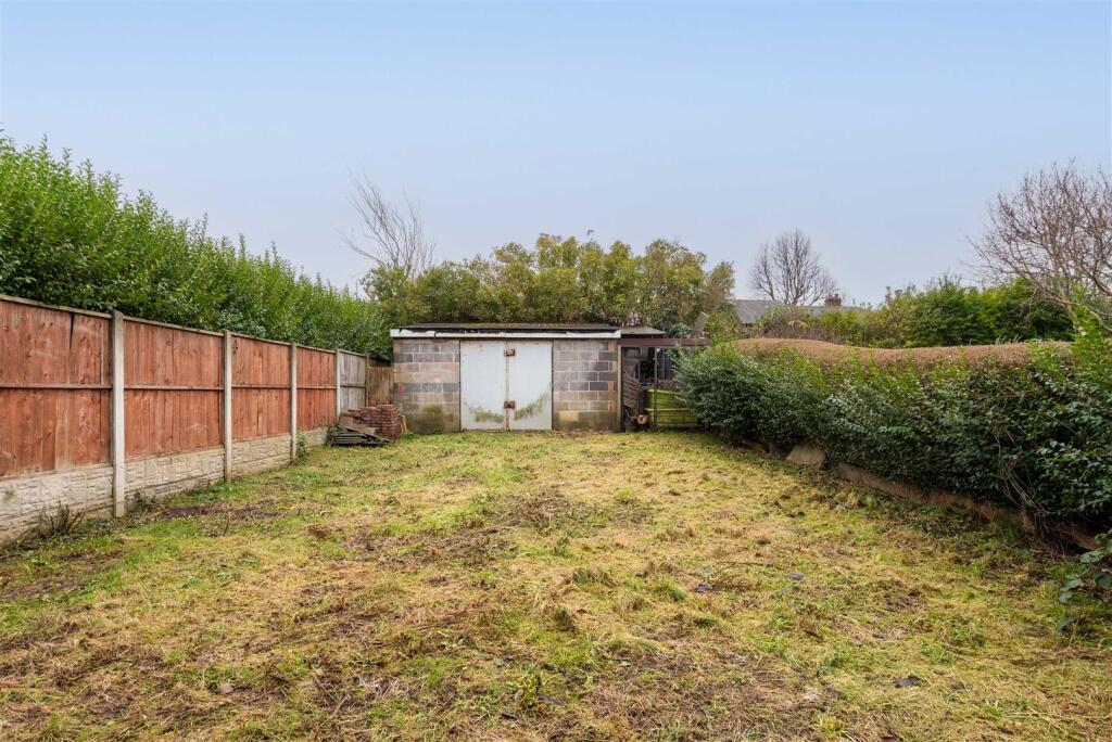 62 Willow Drive-3.jpg