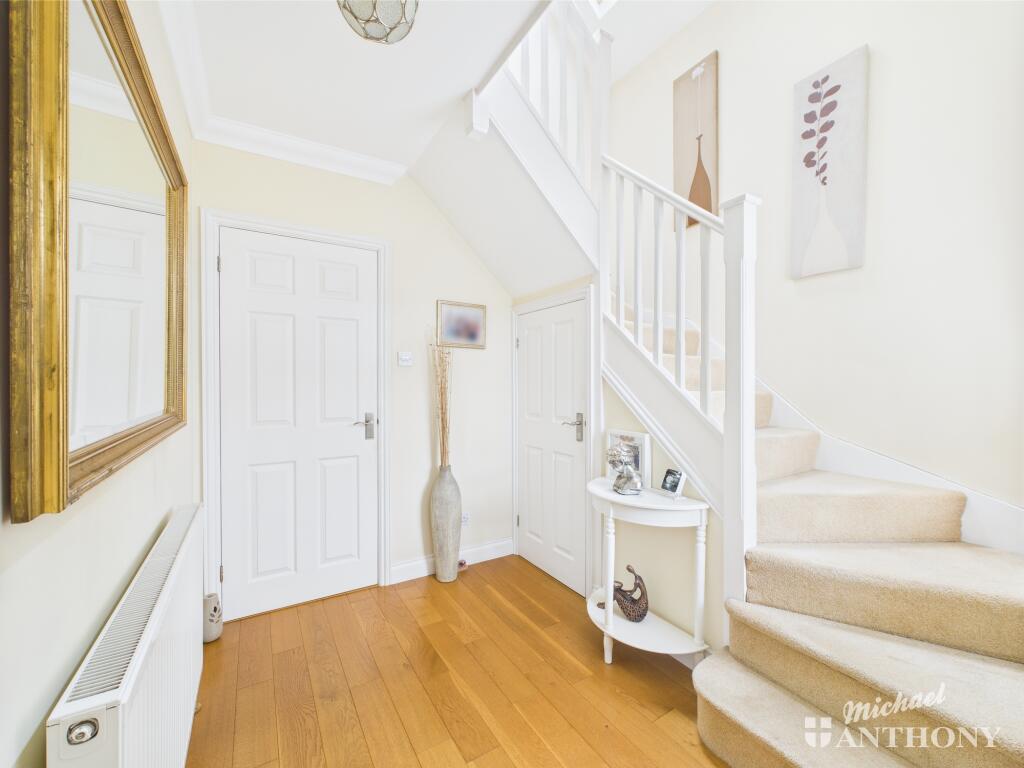 CAM02773G0-PR0302-STILL013