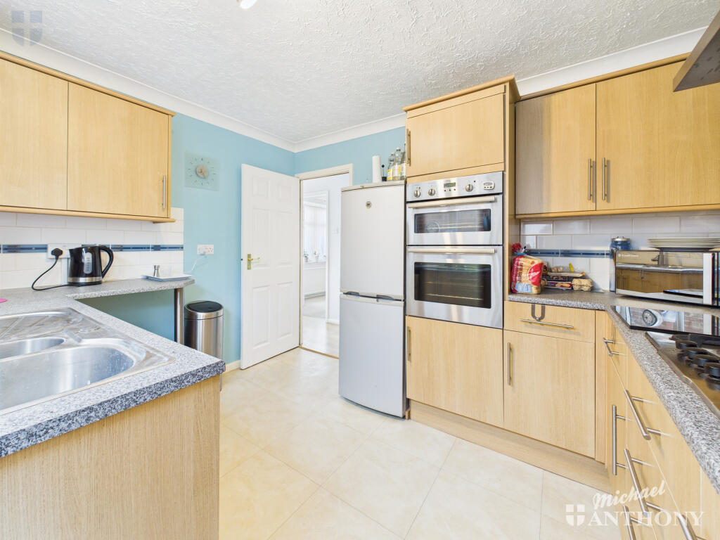 CAM03852G0-PR0348-STILL005