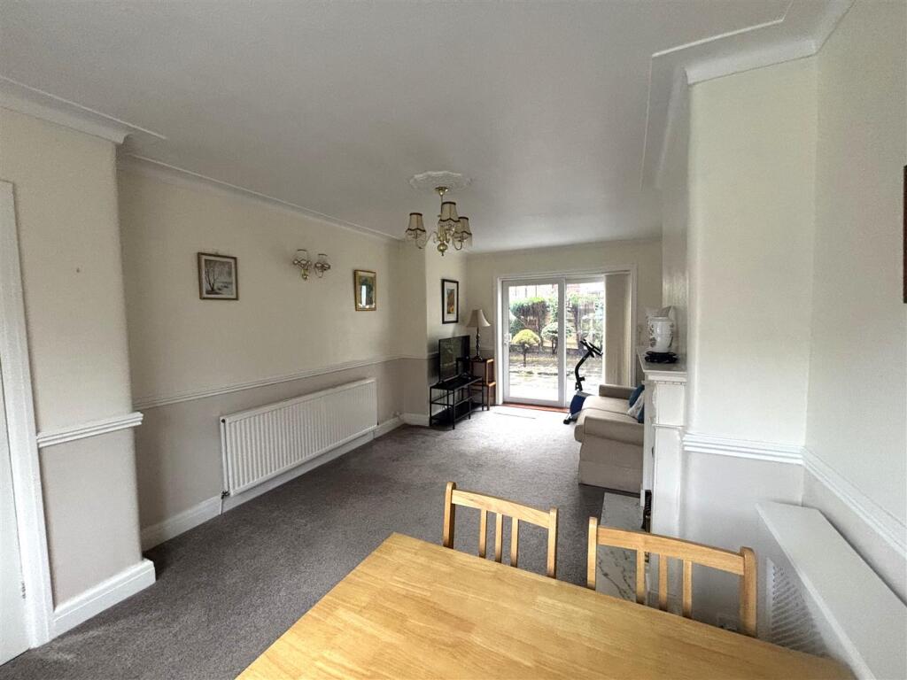 Lounge &amp; Dining Room Aspect 2