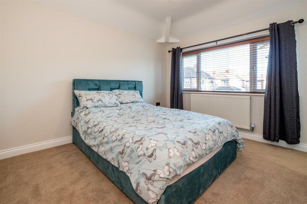 Bedroom 1.jpg