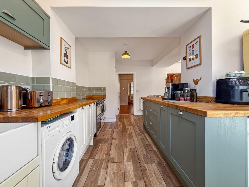 Kitchen/Breakfast Area