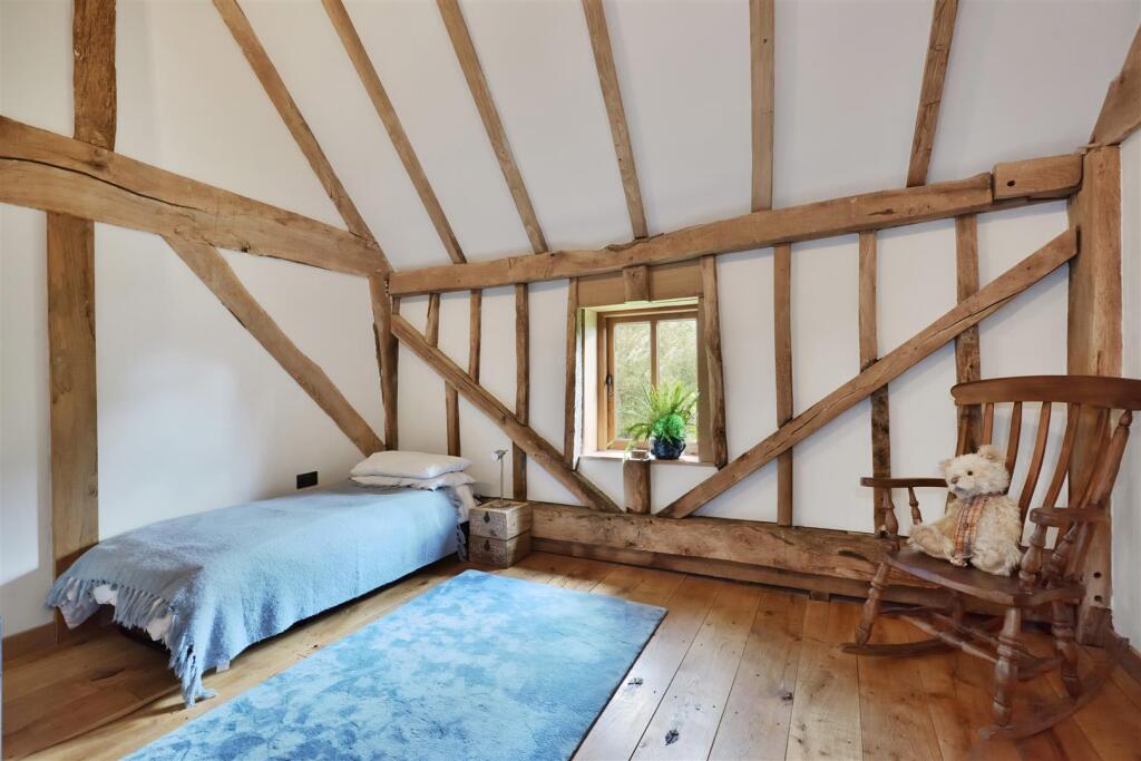 Old Court Barn Brobury (86).jpg