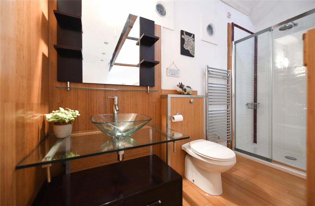 Master Bedrm Ensuite
