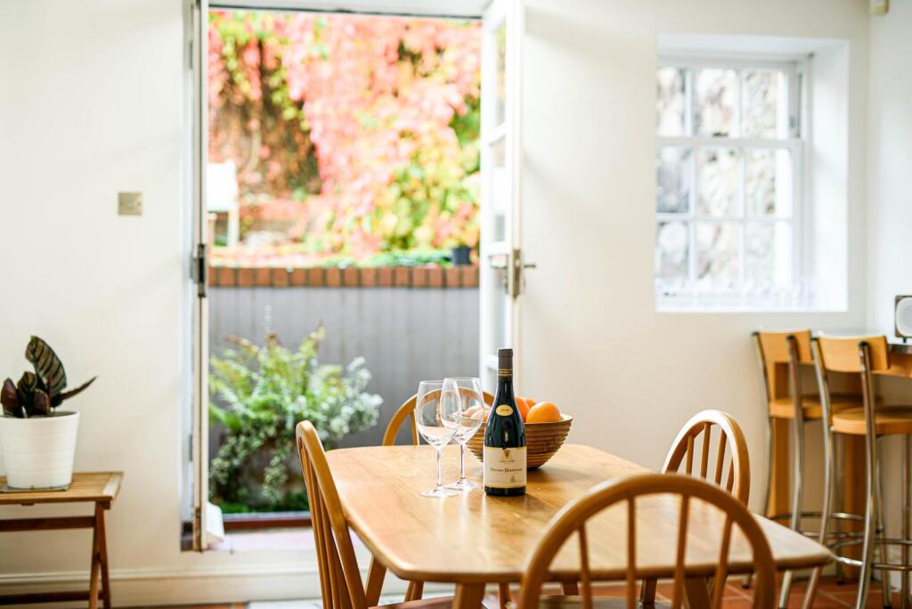 Dining_Room_2.jpg