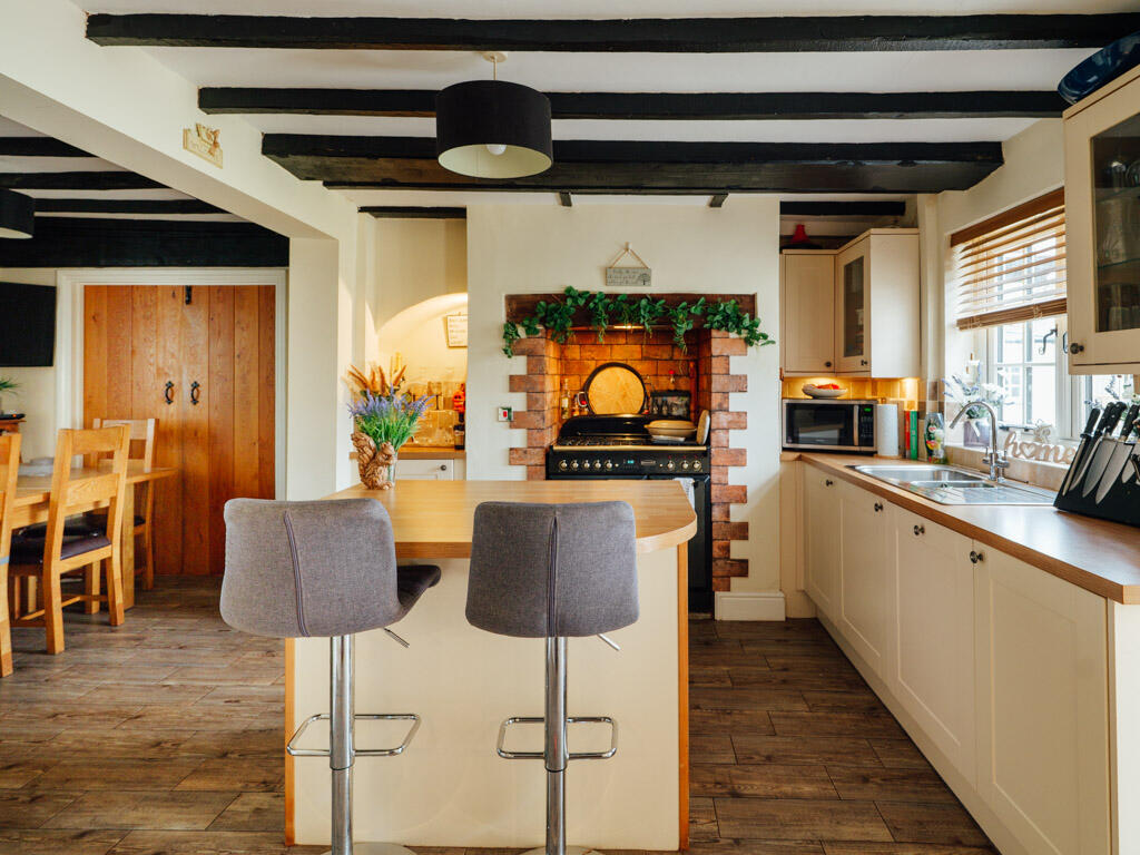 Kitchen / Dining Room