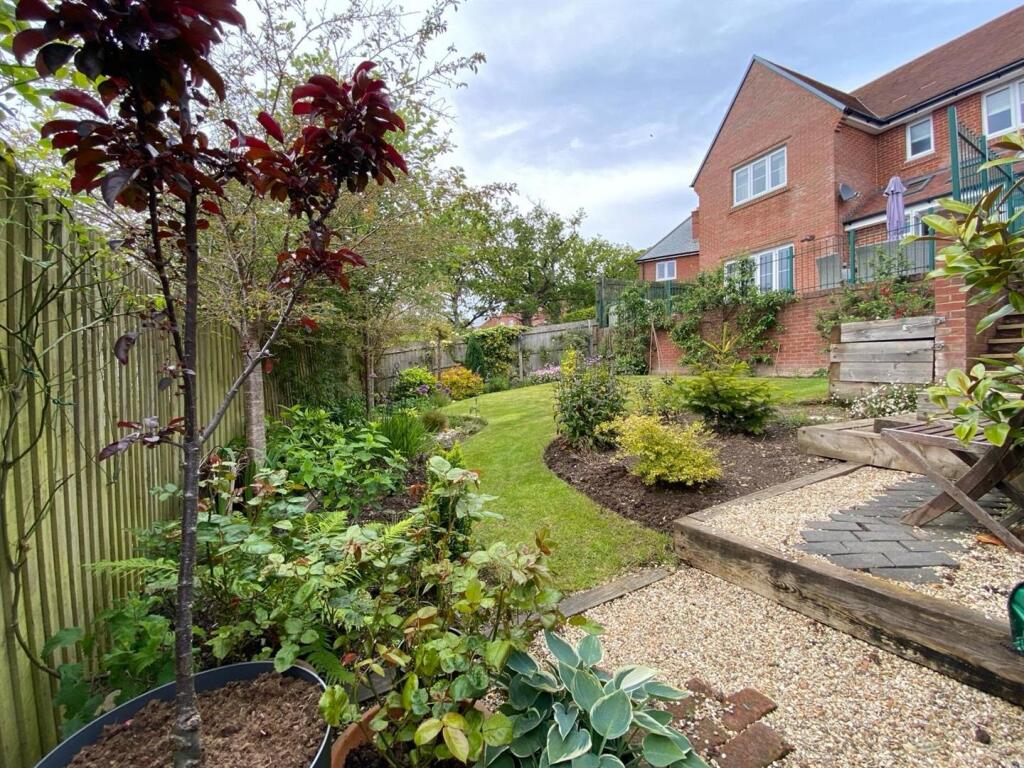 7 Barfleur Rise 1.jpg