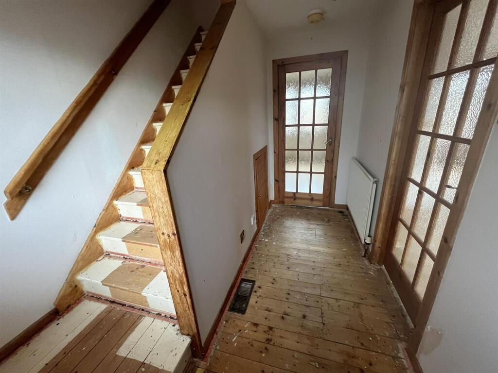 STAIRCASE &amp; LANDING