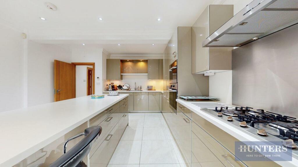 Pramukh Krupa, Chorleywood Road - 9npDNdK6fdUzPG00