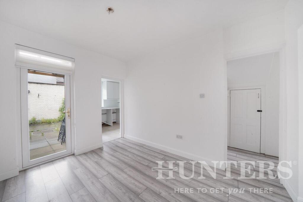 99 Peabody Cottages, Lordship Lane - e3YhKdRNNECB3