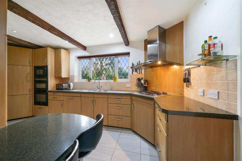 Banstead Road - gVFebkBgY4WU3meSNu8s.jpg