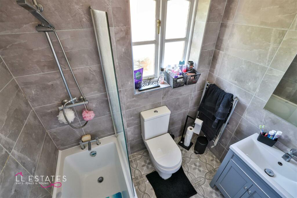 4 Alder Court-11.jpg