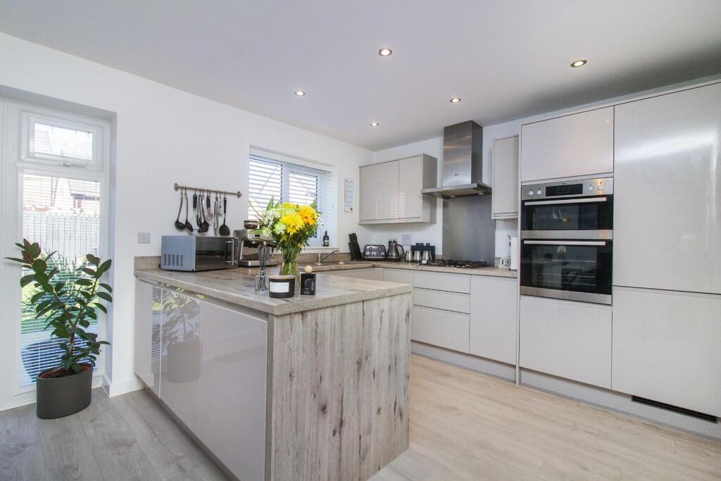 Kicthen / Dining Room