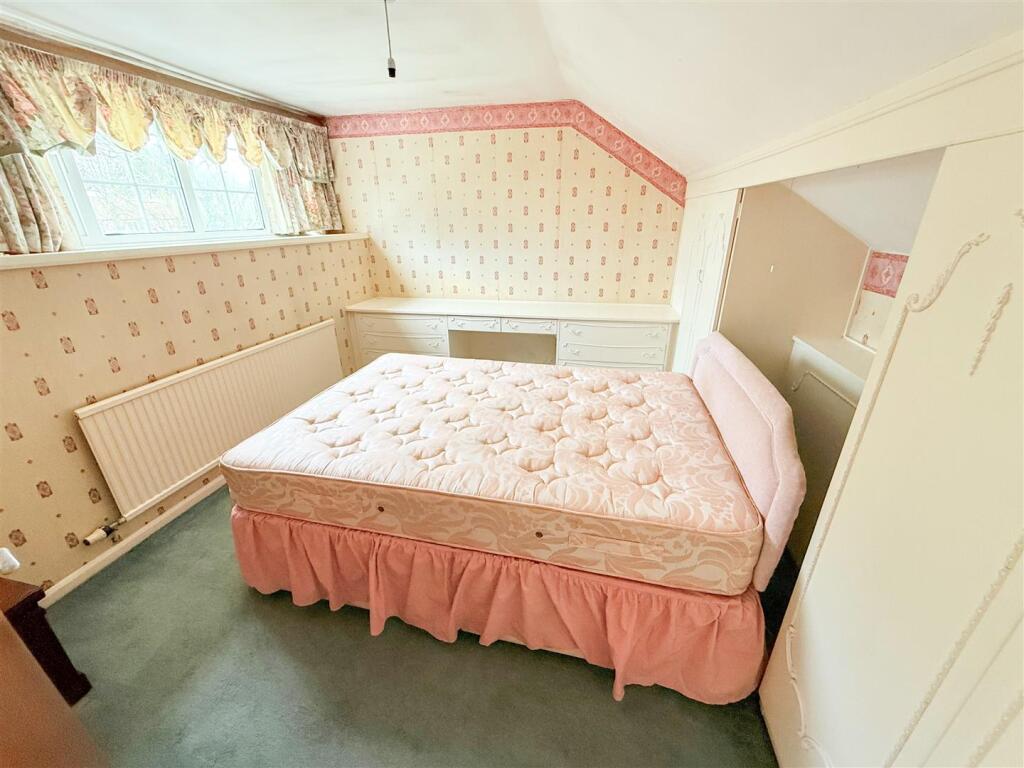 ATTIC BEDROOM 1