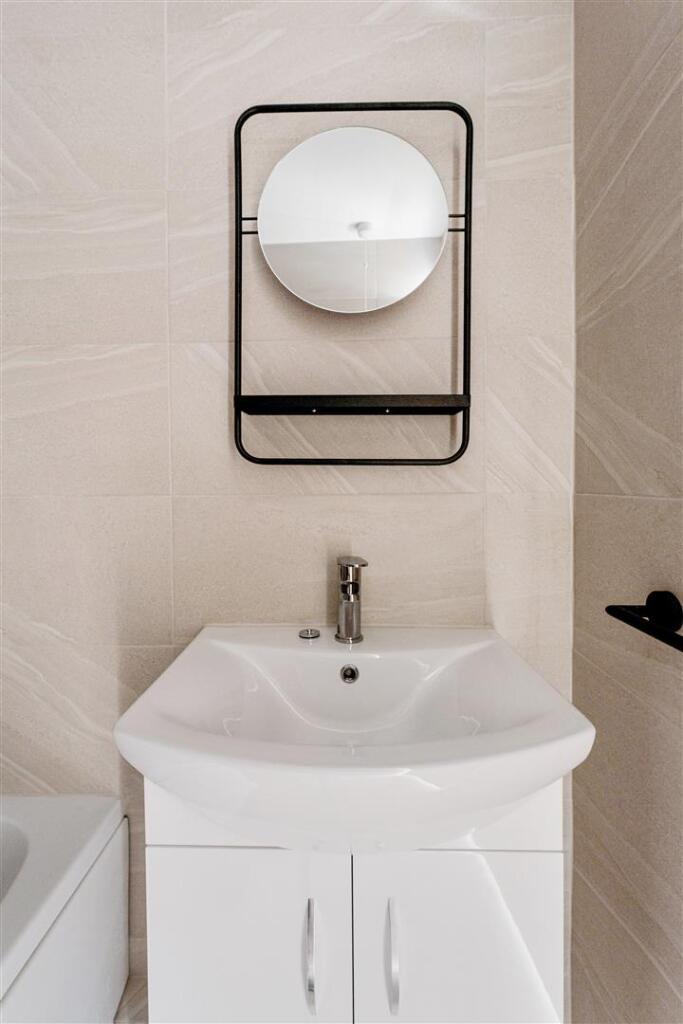 Green Pond Close, E17