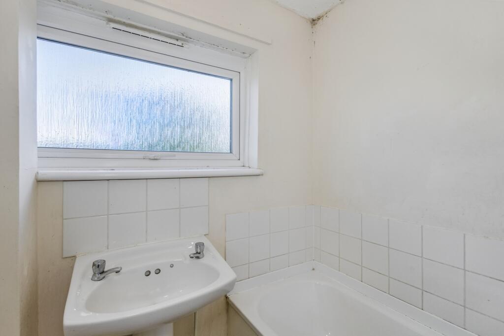 19 Wintringham Road, St. Neots, Cambridgeshire, PE19 1NX