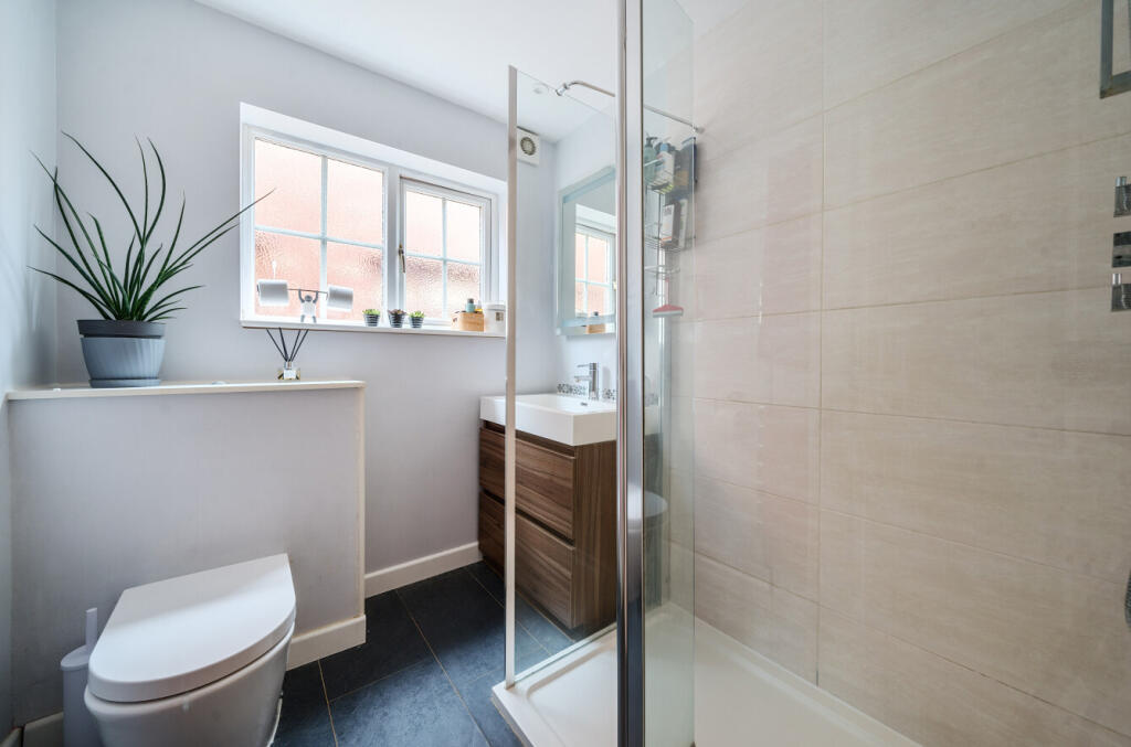 1305384-4-6847364...