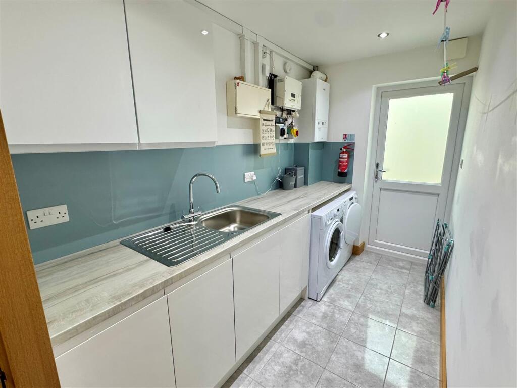 Caledonian House Laundry Room