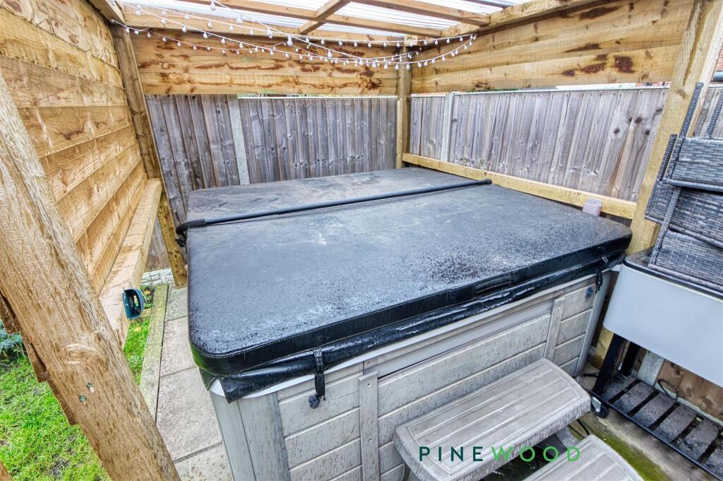 HOT TUB