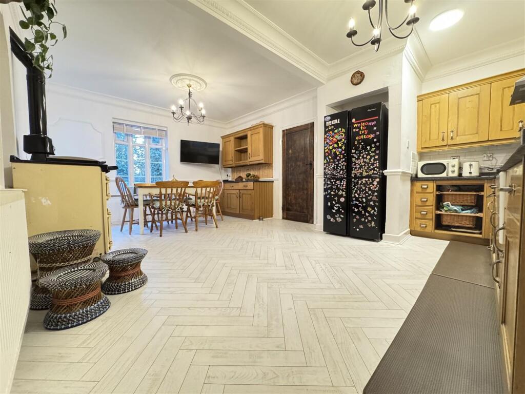 IMG_5532 (Large).JPG